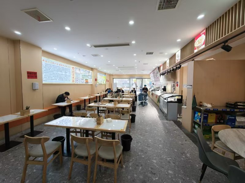好运转（单羊世家羊肉汤）写字楼底商、四周小区、纯一层220㎡餐饮店转让