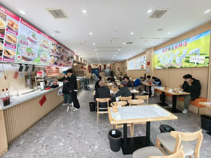 好运转（单羊世家羊肉汤）写字楼底商、四周小区、纯一层220㎡餐饮店转让