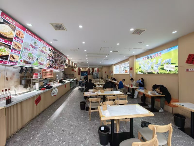 好运转（单羊世家羊肉汤）写字楼底商、四周小区、纯一层220㎡餐饮店转让