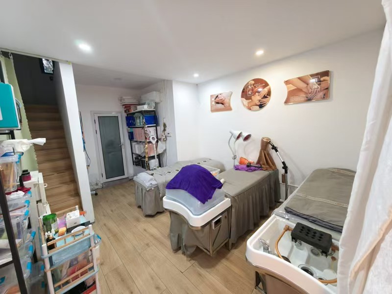 好运转(浪美靓妆)毛衫工业重镇开了7年的美容店转让