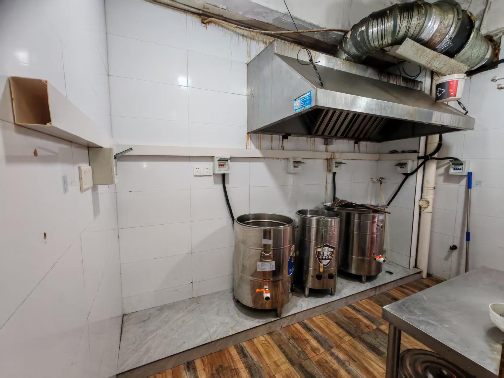 ㊗️恭喜【百年麻鸡王】小吃店合作‘又’成功转出成交,祝老板顺风顺水、四季发财!㊗️