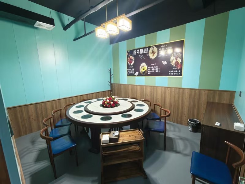 好运转（腩潮鲜.牛腩火锅）镇中心&ldquo;C位&rdquo;开了7年的火锅店转让