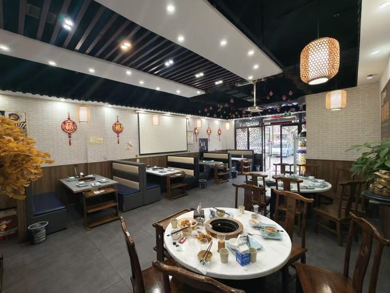 好运转（腩潮鲜.牛腩火锅）镇中心&ldquo;C位&rdquo;开了7年的火锅店转让