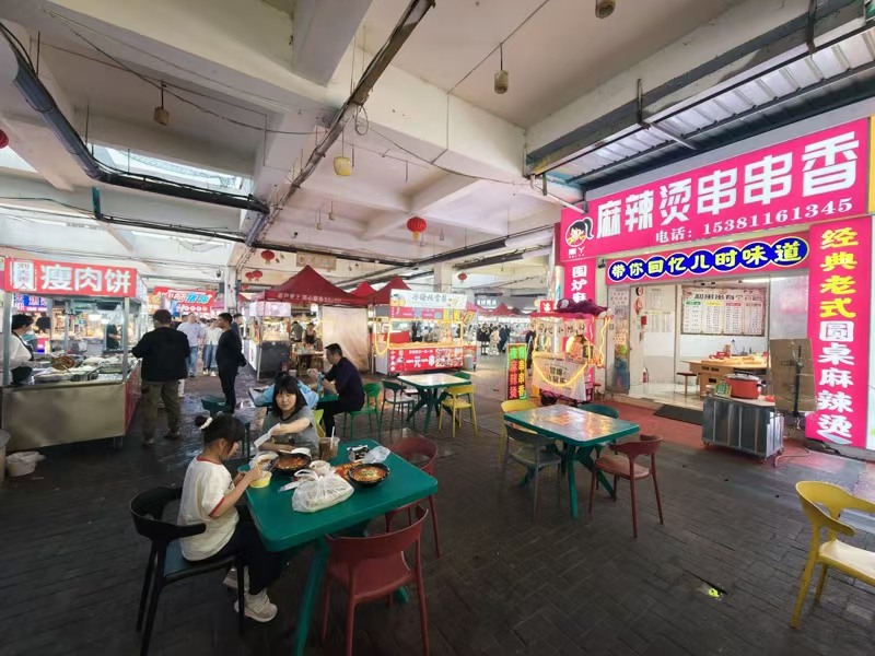 好运转（麻辣烫串串香）超大夜市大拐角60㎡小吃店转让