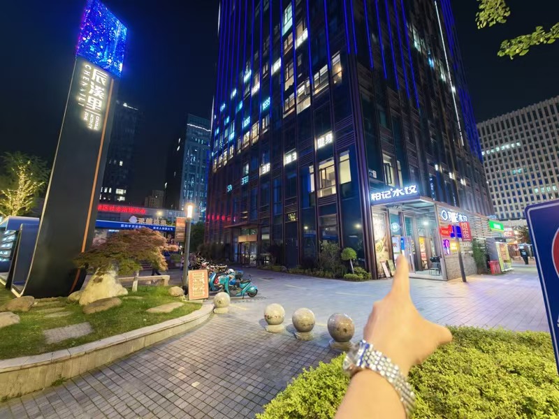 好运转（柏记水饺）多栋大型写字楼底商纯一层92㎡饺子馆转让