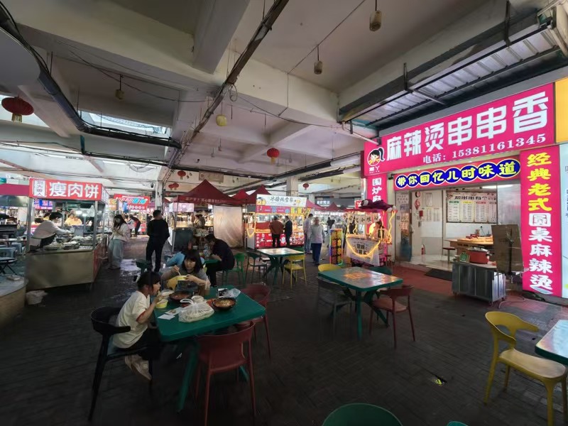 好运转（麻辣烫串串香）超大夜市大拐角60㎡小吃店转让