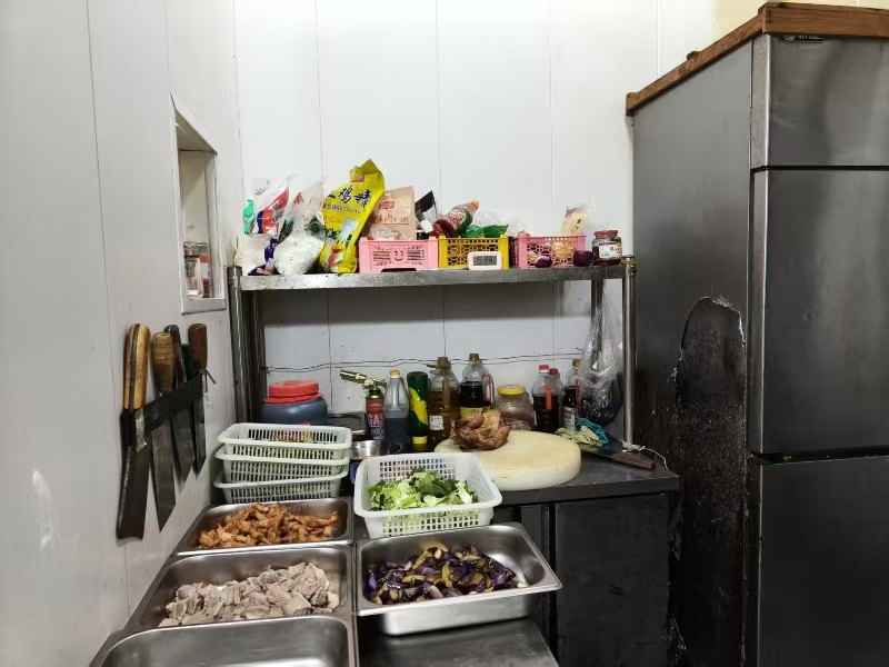 好运转（百姓食堂中式快餐）海宁小区大门口旁快餐店转让