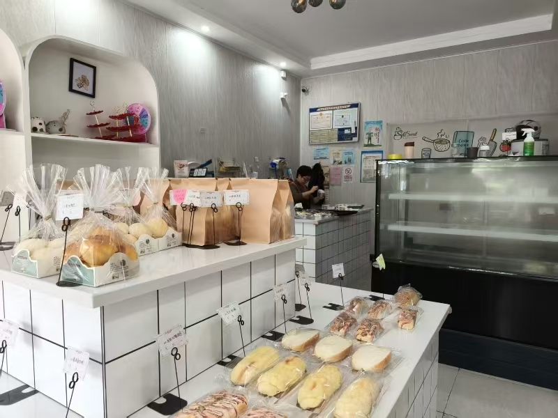 好运转（烘焙店）海盐中医院对面烘焙店转让可餐饮