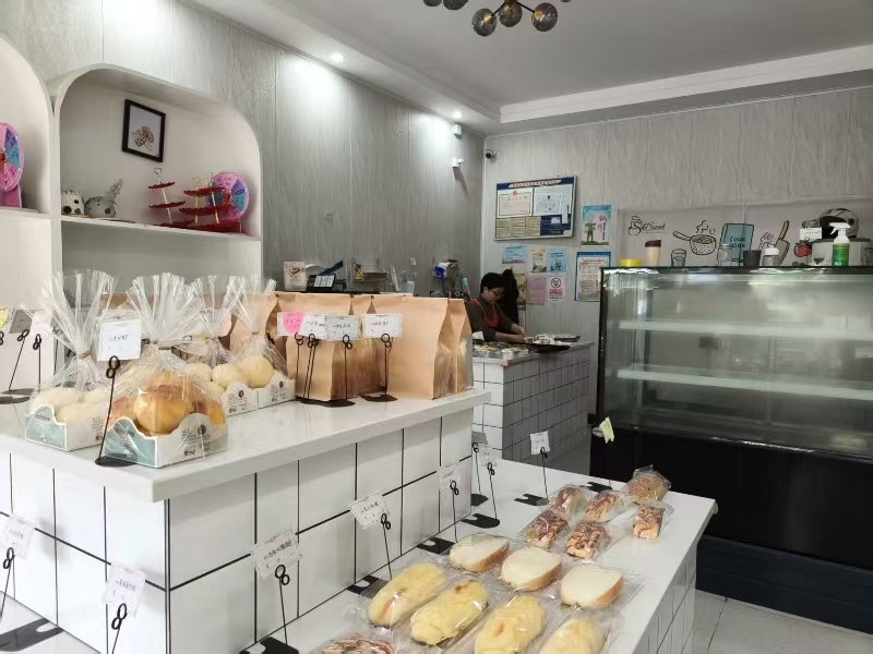 好运转（烘焙店）海盐中医院对面烘焙店转让可餐饮