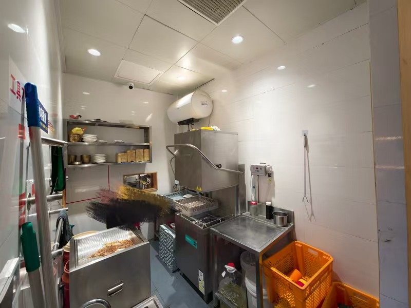 好运转（转转小火锅）八佰伴门口128㎡餐饮小吃店转让