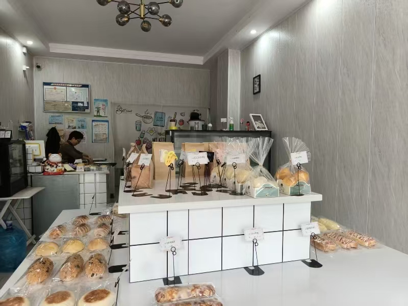 好运转（烘焙店）海盐中医院对面烘焙店转让可餐饮