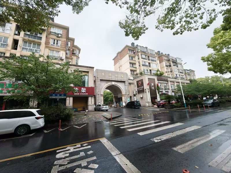 好运转（羊肉汤锅）双小区门口188㎡配套齐全的餐饮现转让、房租2250/月