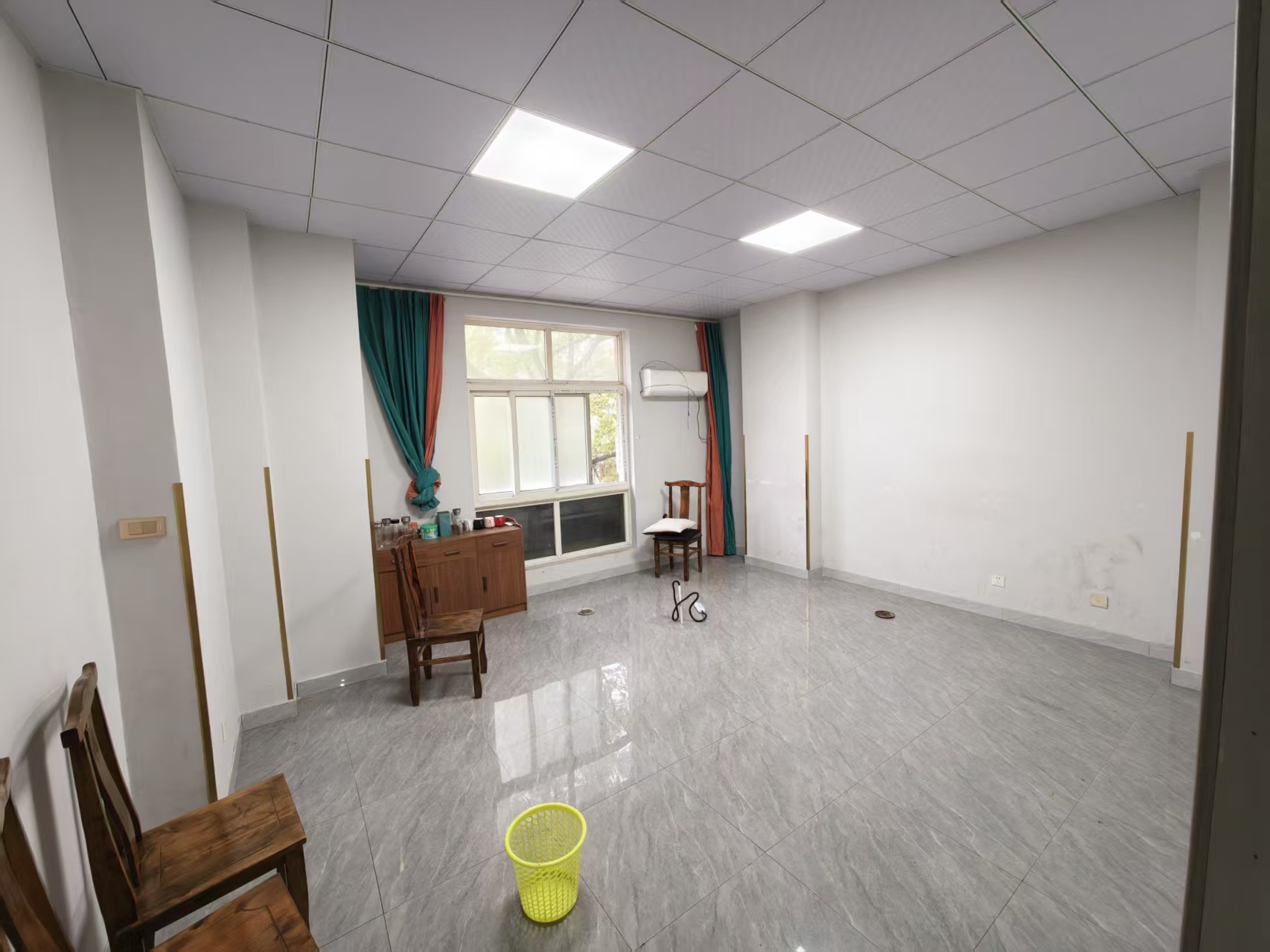 好运转（羊肉汤锅）双小区门口188㎡配套齐全的餐饮现转让、房租2250/月