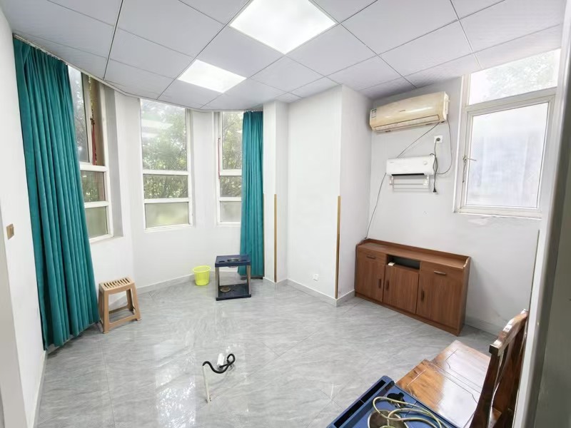 好运转（羊肉汤锅）双小区门口188㎡配套齐全的餐饮现转让、房租2250/月