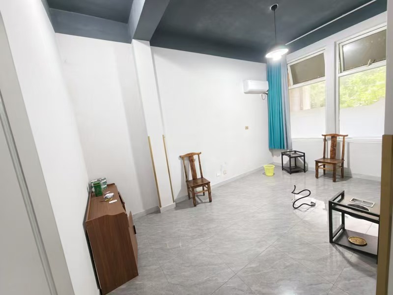 好运转（羊肉汤锅）双小区门口188㎡配套齐全的餐饮现转让、房租2250/月