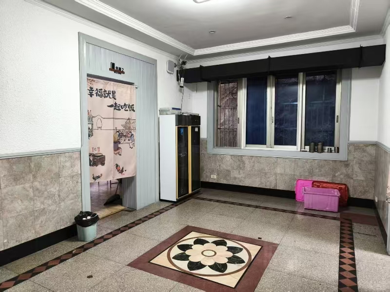 好运转（小葡萄烤肉铺子）杭州富阳拐角旁餐饮店转让