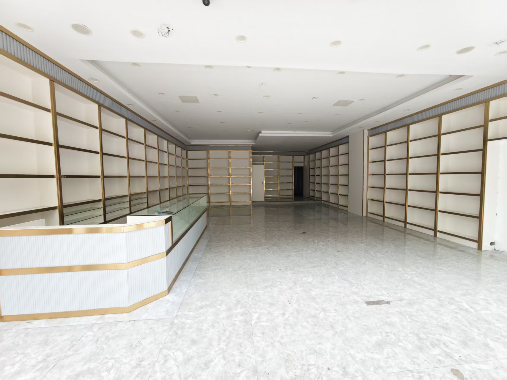 好运转（顺旺烟酒超市）秀洲区餐饮美食街300㎡空店转让或出租