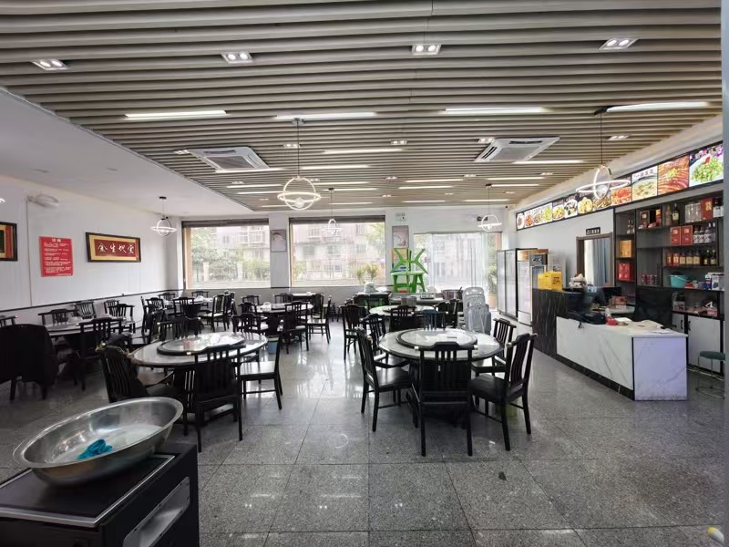 好运转（万家小厨私房菜）工业重镇、大型夜市附近、纯一层6间餐饮旺铺转让