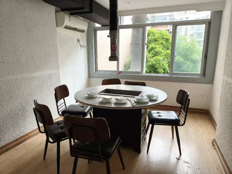 好运转（小葡萄烤肉铺子）杭州富阳拐角旁餐饮店转让