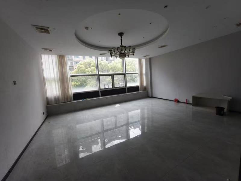 好运转（顺旺烟酒超市）秀洲区餐饮美食街300㎡空店转让或出租