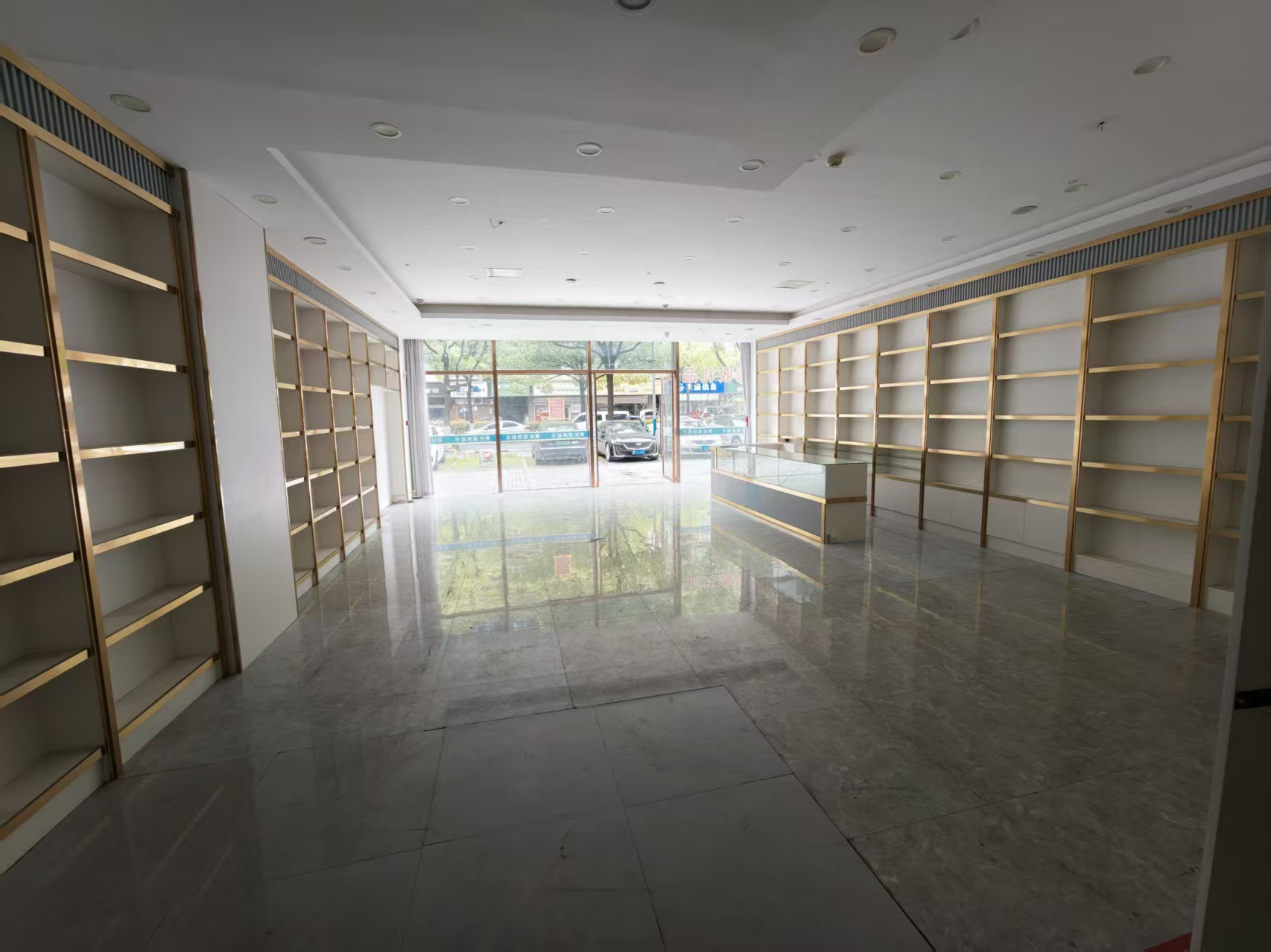 好运转（顺旺烟酒超市）秀洲区餐饮美食街300㎡空店转让或出租