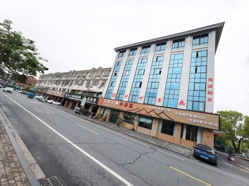 好运转（万家小厨私房菜）工业重镇、大型夜市附近、纯一层6间餐饮旺铺转让