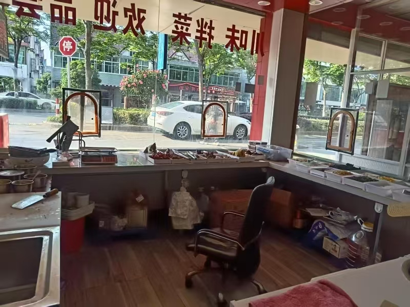 好运转（江南卤味）小区门口纯一层2间50㎡熟食店转让 &nbsp;房租1708/月