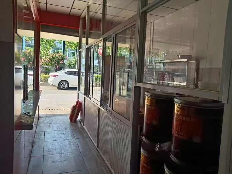 好运转（江南卤味）小区门口纯一层2间50㎡熟食店转让 &nbsp;房租1708/月