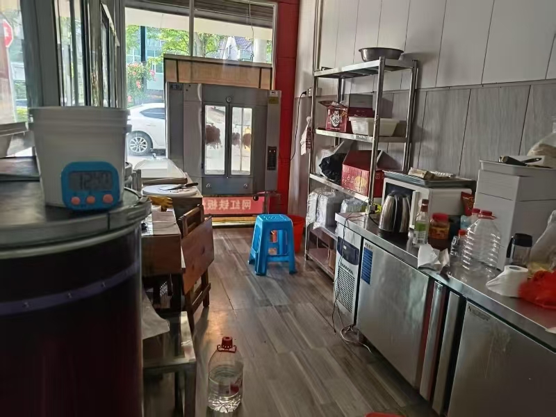 好运转（江南卤味）小区门口纯一层2间50㎡熟食店转让 &nbsp;房租1708/月