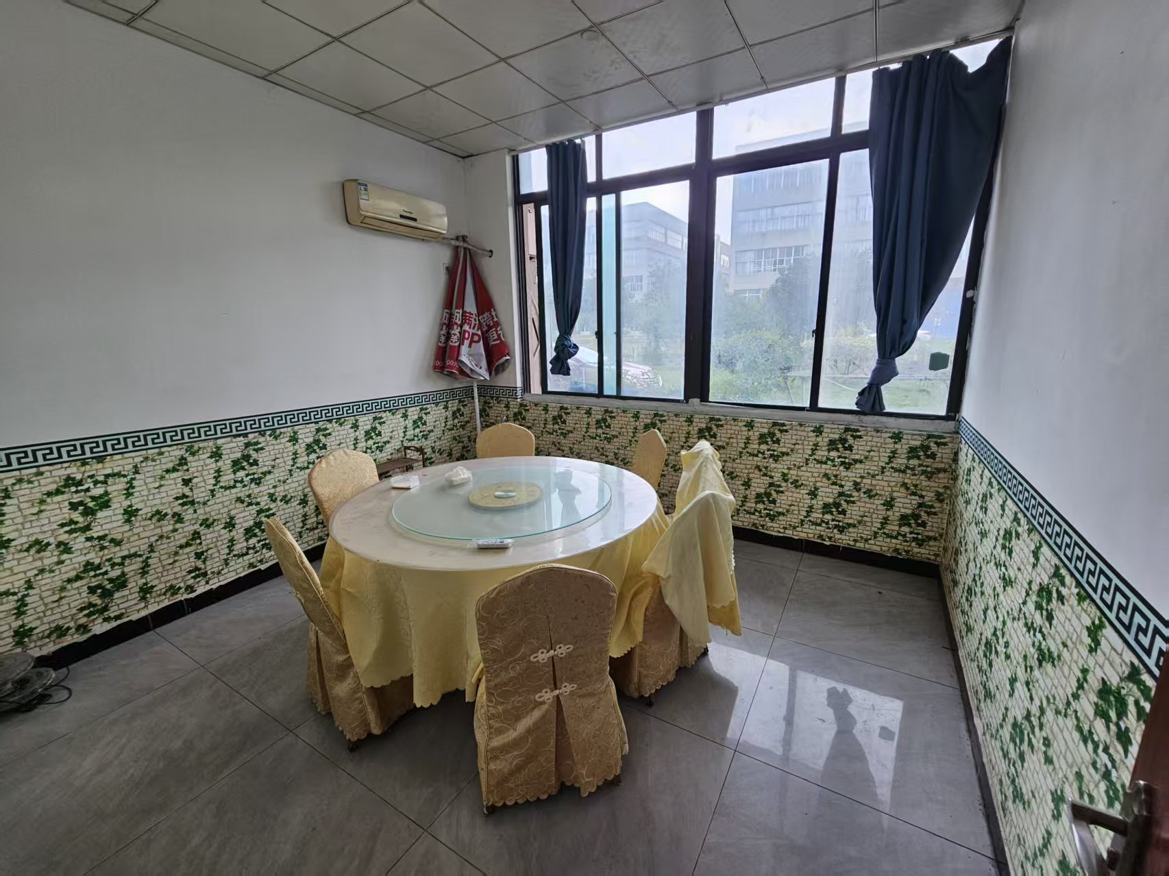 好运转（固始鹅块）数万人厂区宿舍楼下、餐饮专区纯一层200平餐饮店转让