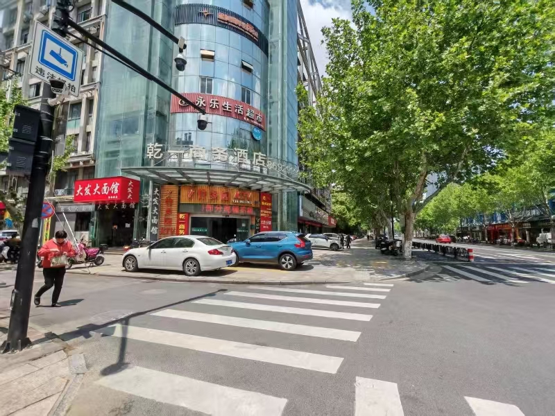 好运转（海盐餐饮店）600平四间大门面、日营收1万+四年餐饮店转让