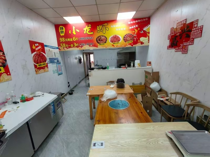 好运转（虾有钳龙虾馆）餐饮美食一条街，40㎡龙虾店转让