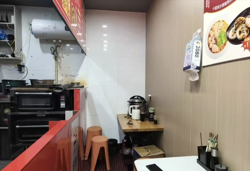 好运转（衢州烧饼）餐饮街中心地段20㎡小吃店转让、1个多当老板