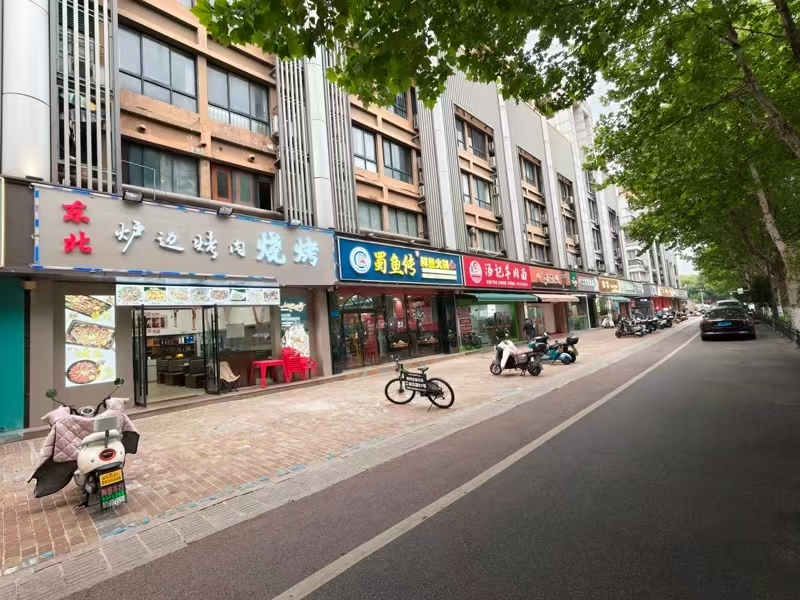 好运转（东北烤肉烧烤）城区娱乐商圈餐饮专区138㎡餐饮店转让