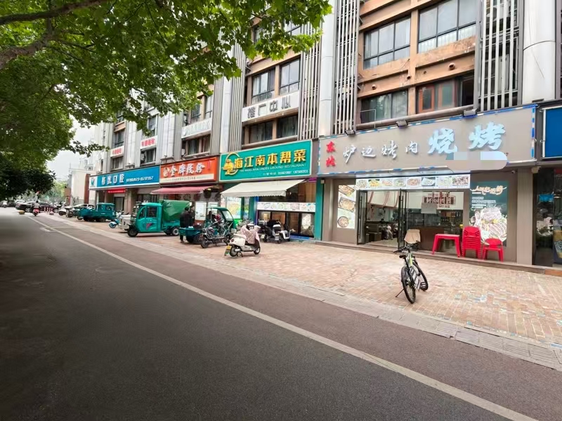 好运转（东北烤肉烧烤）城区娱乐商圈餐饮专区138㎡餐饮店转让
