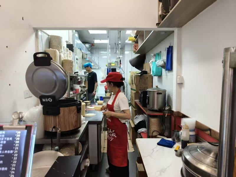 好运转(牛久哥盖浇饭)嘉兴多个写字楼对面小吃店转让
