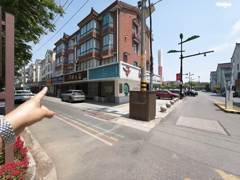 好运转(川味小食堂)小区门口旁42㎡小吃店转让、房租1083/月
