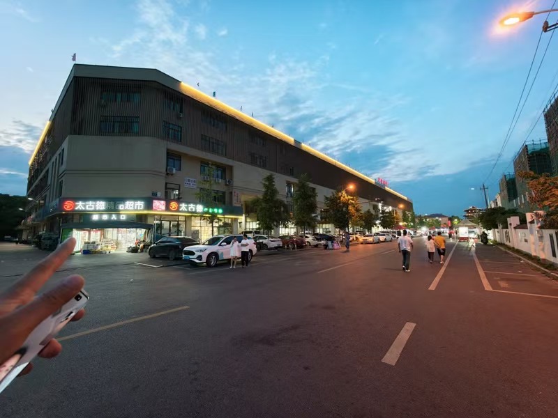 好运转（太古德精品超市）大拐角纯一层290㎡超市转让、门前就是夜市