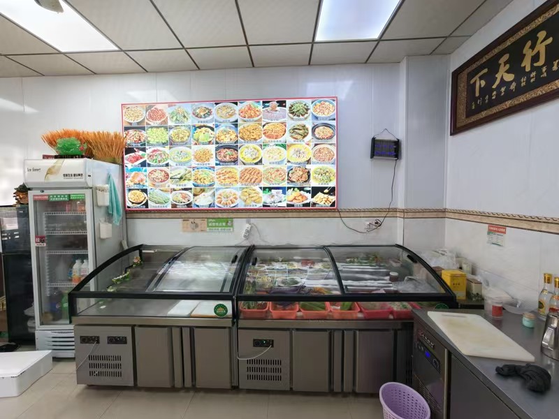 好运转（欣晨美食）大型小区门口第二间130㎡餐饮店转让