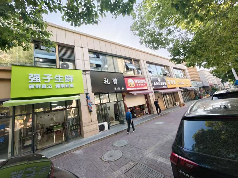 好运转(强子生鲜)双小区门口生鲜店4000元转让、可做餐饮