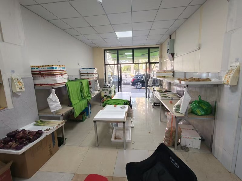 好运转(强子生鲜)双小区门口生鲜店4000元转让、可做餐饮