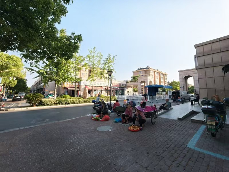 好运转(强子生鲜)双小区门口生鲜店4000元转让、可做餐饮