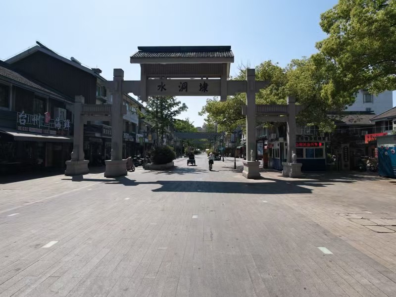 好运转(川渝风味)城区娱乐圈 餐饮夜宵专区100㎡宵夜店转让