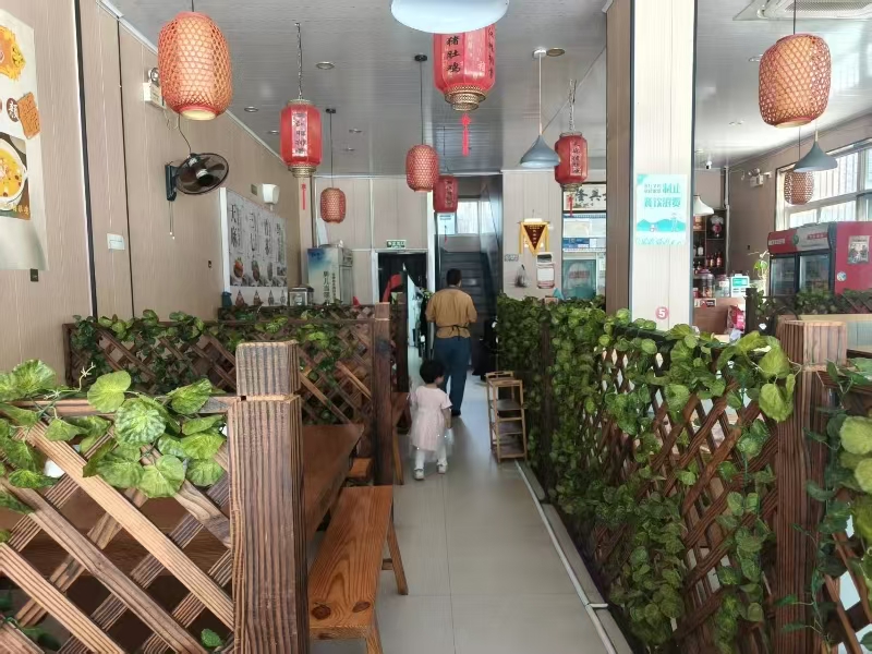 好运转（云南天麻猪肚鸡）平湖新埭商业街餐饮店转让