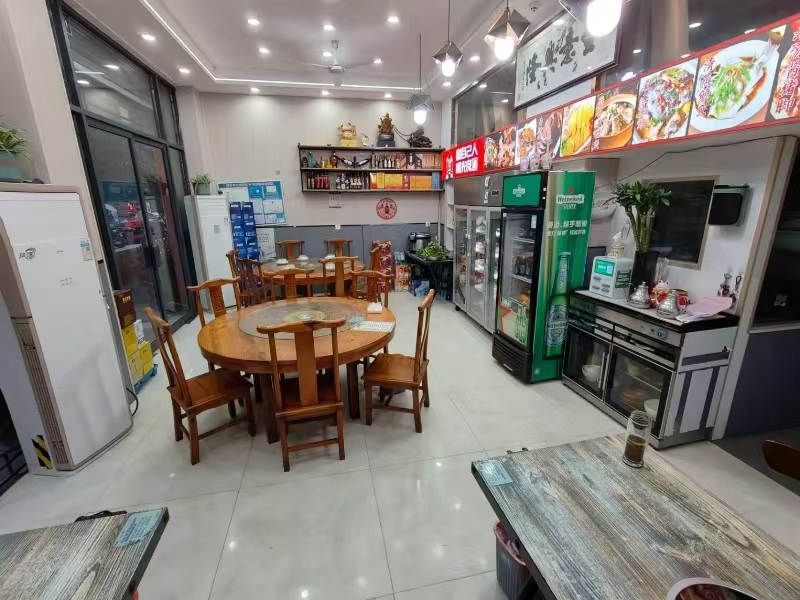 好运转（谊香缘土菜馆）桐乡市濮院紫金路5栋三单元118号，紫云小区餐饮一条街，70㎡餐饮店转让、