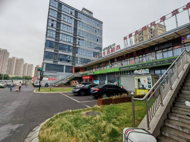好运转（烧友鲜私房菜）海盐锦绣商业中心、340平方三间大门面餐饮店转让