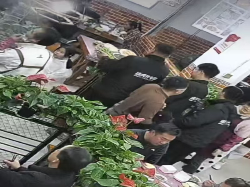 好运转(云聚鼎火锅店)工业重镇纯一层3间门面160㎡餐饮店转让
