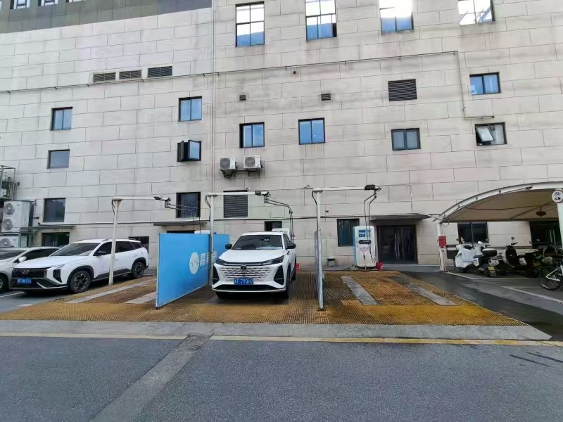 好运转（喜刷刷智能自助洗车）余新镇渔里广场热闹街区，餐饮一条街，智能自助洗车店转让，行业不受限