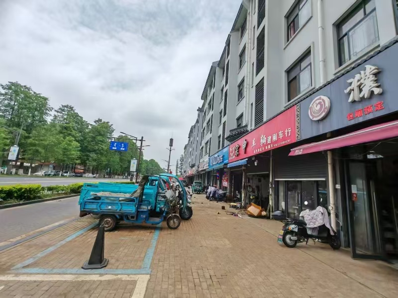 好运转(濮徽椒麻鸡)桐乡濮院三间大门面、六年餐饮店转让