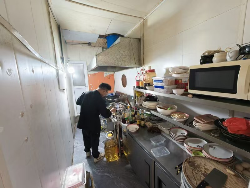 好运转（食光小炒）工业厂区门口小炒店转让、餐饮业不限